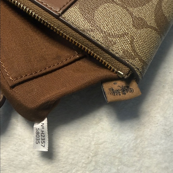 COACH BROWN LOGO LEATHER WRISTLET WITH CORNER ZIP SMALL BAG PURSE